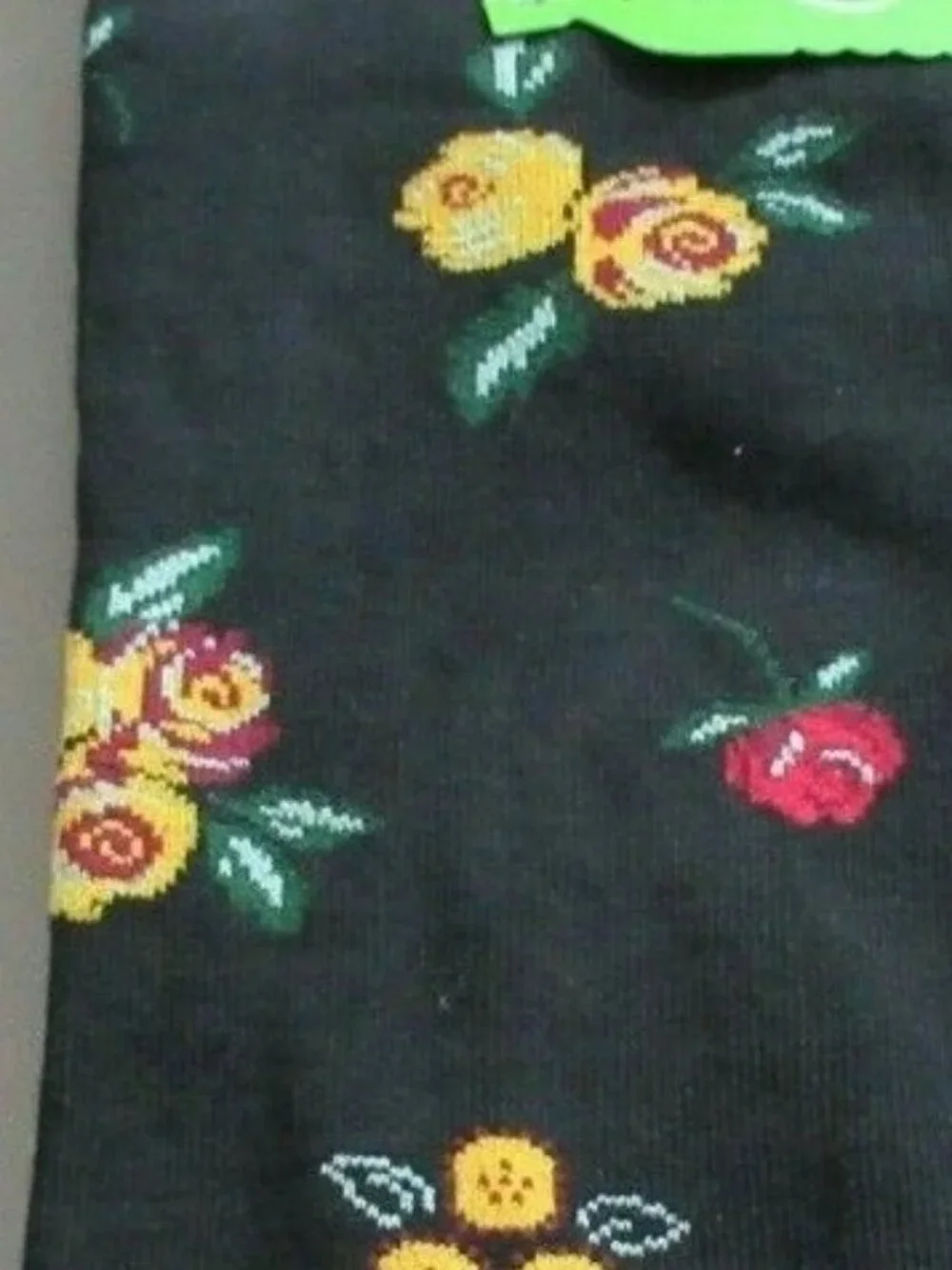 Bar III Men's 1-Pair Casual Novelty Socks, Black With Roses, Shoe Size 7-12